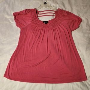 Pink top with elastic sleeve